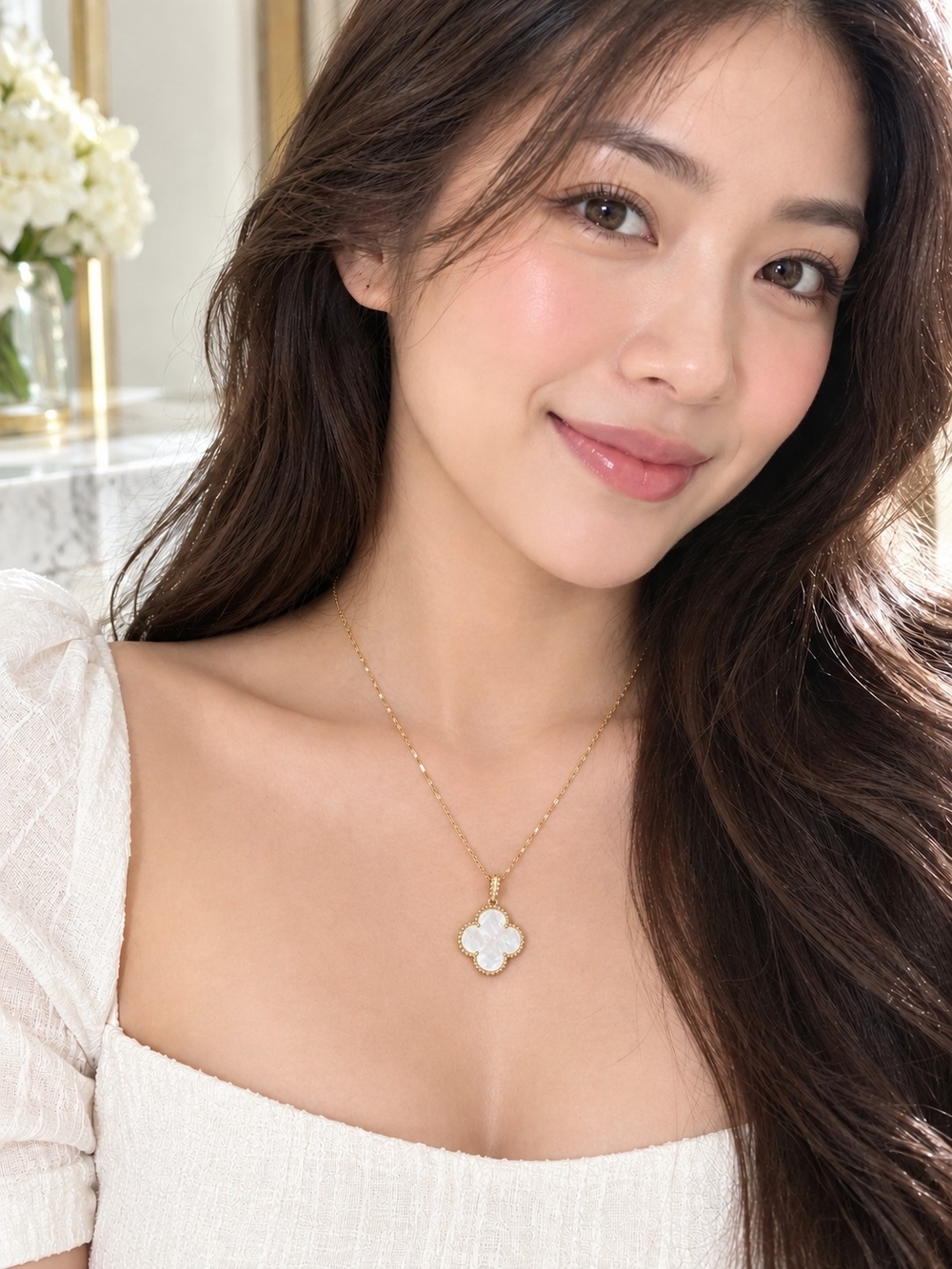 Gold Clover Pendant Necklace with Mother-of-Pearl Inlay van cleef